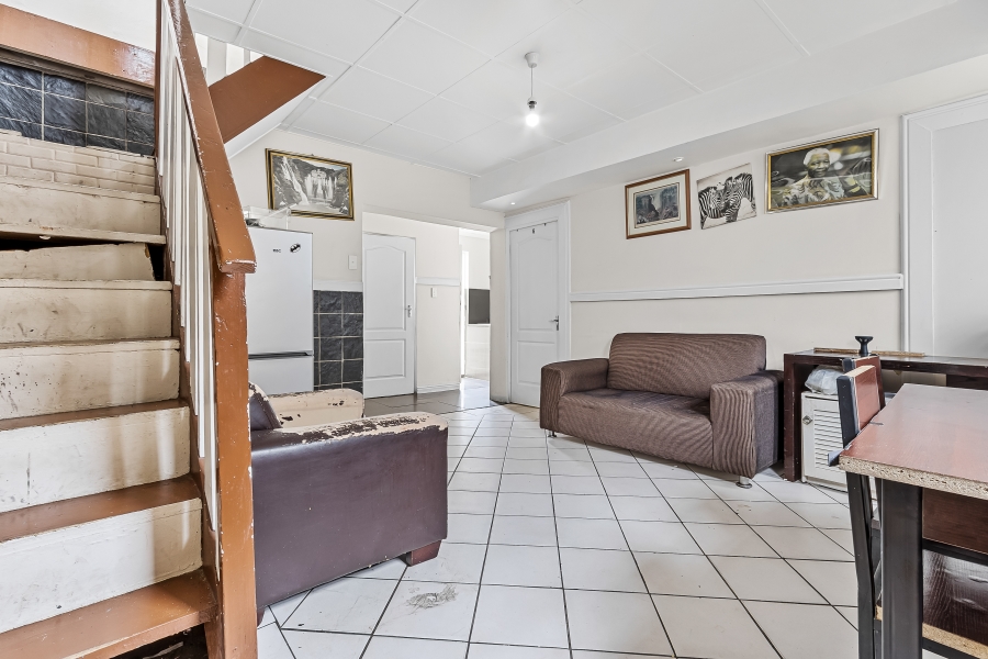 10 Bedroom Property for Sale in Observatory Western Cape